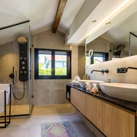 Villa Sierra Keyweek With Pool And Amazing Views In Biarritz